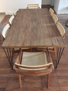 conjunto-mesa-8-cadeiras-(4)-1680019987