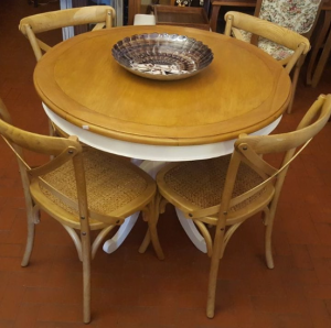 mesa-redonda-4-cadeiras